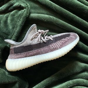 YEEZY BOOST 350 ZYON (Men’s 6, Women’s 7.5)